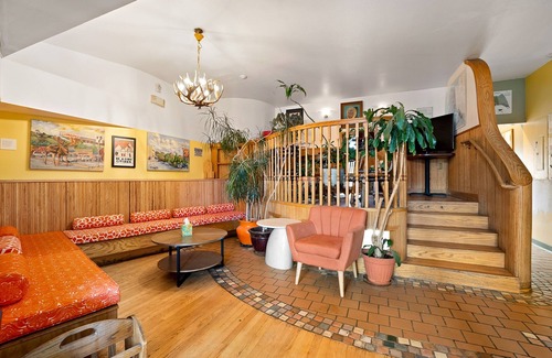 Midtown Anchorage Hotel | Qupqugiaq Inn
