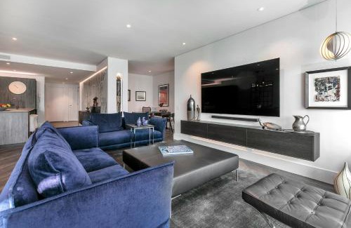 Auckland Central Business District Apartment | QV Stays Waterfront Glamour