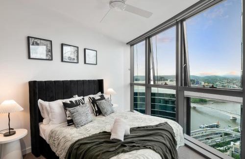 Brisbane Central Business District Apartment | QW Riverside Luxe Apartments by Independent Host