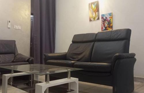 Yaounde Apartment | RÉSIDENCE 2K Studio Meublé-Chapelle Symbock-Gardien-WIFI-Location Véhicule