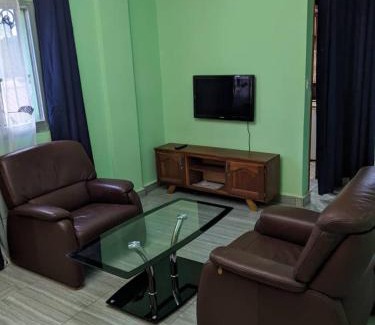 Yaounde Apartment | RÉSIDENCE 2K Studio Meublé-Chapelle Symbock-Gardien-WIFI-Location Véhicule