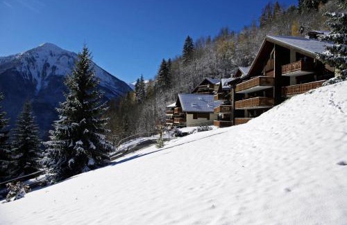 Champagny-en-Vanoise Apartment | Résidence Campanule - Les Hauts De Planchamp - Studio pour 3 Personnes MAE-3348