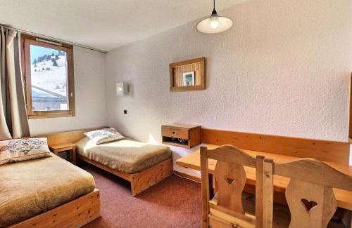 Meribel-Mottaret Apartment | Résidence Candide - STUDIO SKIS AUX PIEDS, PROCHE DES COMMERCES MAE-7681