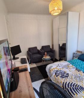 Colombes House | Résidence Cosy, chambre privée non mitoyenne avec serrure dans un appartement de 50 m carrés