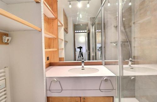 Meribel-Mottaret Apartment | Résidence Creux De L Ours D - JOLI STUDIO DIVISIBLE, BELLE VUE SUR LES PISTES, SKIS AUX PIEDS, PROCHE DES COMMERCES MAE-9704