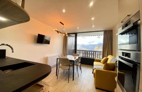 Val-Thorens Apartment | Résidence Eterlous - centre de Val Thorens, magnifique studio cabine rénové MAE-3814