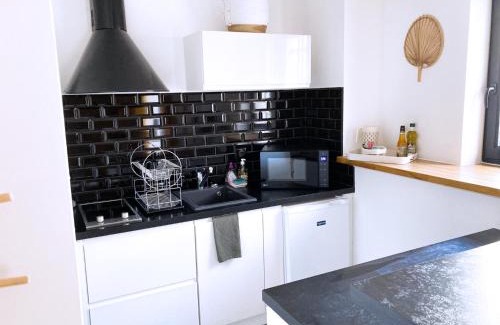 Saint-Laurent-des-Arbres House | Résidence du Platane