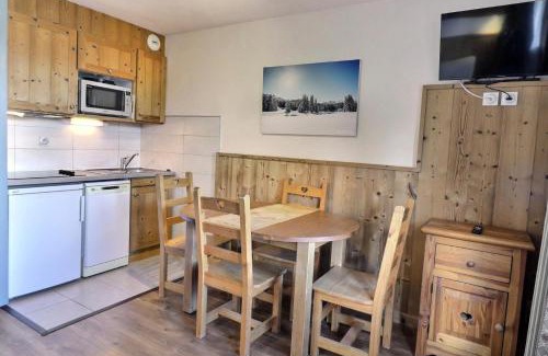 La Perriere Apartment | Résidence Grand Bois A - CONFORTABLE 2 PIECES, SKIS AUX PIEDS ET PROCHE DES COMMERCES MAE-2284