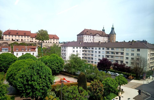Montbeliard Apartment | Résidence Le Château Appartement Tout Confort au Pied du Château de Montbéliard