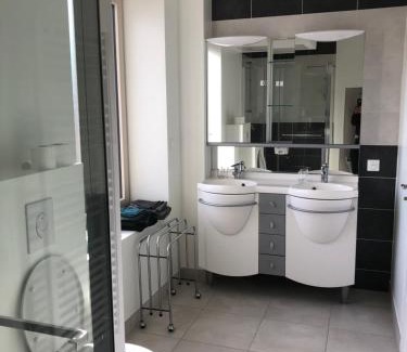 Saint-Malon-sur-Mel Apartment | Résidence Merlin Appartement Arthur