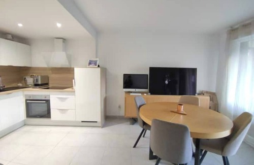 Villeneuve Loubet Beach Apartment | Résidence Pearl Beach - Piscine sur le Toit