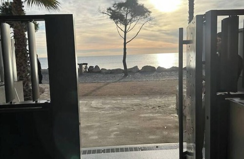 Villeneuve Loubet Beach Apartment | Résidence Pearl Beach - Piscine sur le Toit