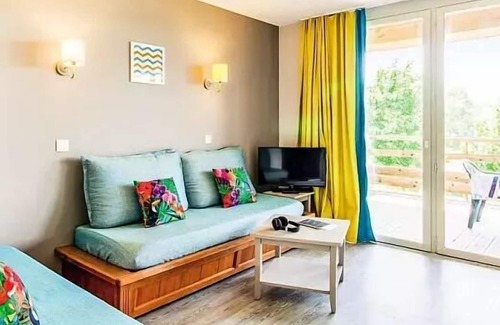 Jonzac Apartment | Résidence Pierre & Vacances Les Rives de la Seugne*** - Apartment for 5 people - 1 bedroom - Terrace or balcony