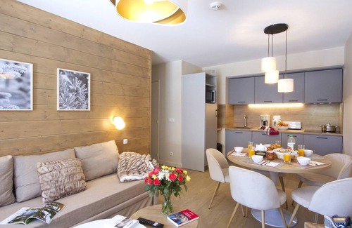 Huez Apartment | Résidence Prestige Odalys l'Éclose by Interhome