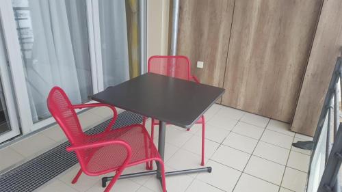 Bezannes Apartment | Résidence Séniors Domitys Les Hautes Feuilles