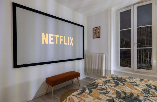 Royat Apartment | Rétro movies studio