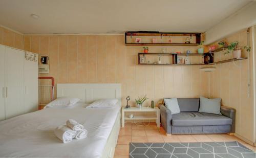 Le Pre-Saint-Gervais Apartment | Rêveries au Pré-Saint-Gervais