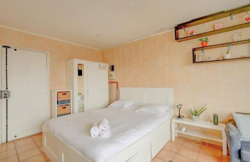 Le Pre-Saint-Gervais Apartment | Rêveries au Pré-Saint-Gervais