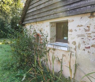 Champagne House | "Rêves de Gamins" Chambre de gauche, 4 couchages dans gîte de campagne "La Camusière", proche du Pôle Européen et du circuit des 24h