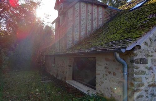 Champagne House | "Rêves de Gamins" Chambre de gauche, 4 couchages dans gîte de campagne "La Camusière", proche du Pôle Européen et du circuit des 24h