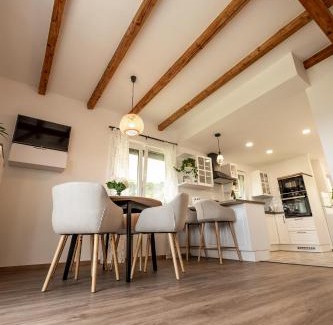 Heviz House | Római Home
