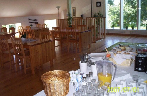 Hjo Municipality Bed & Breakfast | Röda Stallet Bed & Breakfast