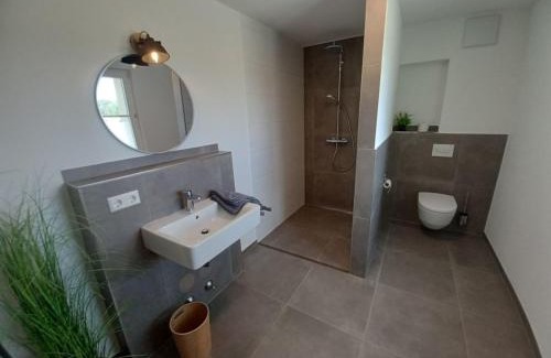Schlier Apartment | Rösslerhof Ferienwohnung Obstwiese