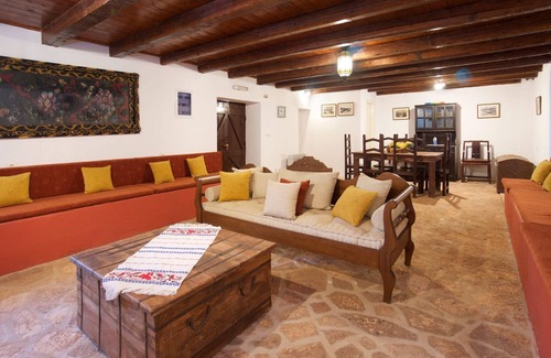 Mazarakata Villa | R 1138 Zefirino’s Kefalonian Vintage Residence With Mountain View, Hiking & Garden