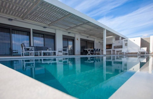 Vlicha Villa | R 1217 Vivar Villa Faros With Veranda, Side Sea View & Safe Deposit Box