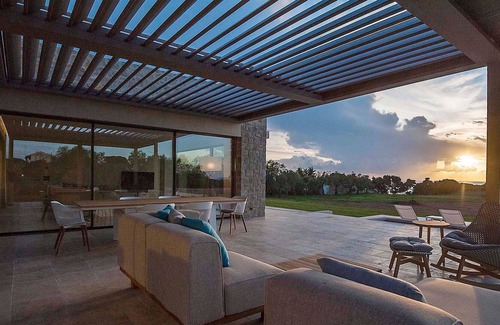 Petrochori Villa | R 1466 Roca with BBQ (gas), Wine cooler & Outdoor shower.
