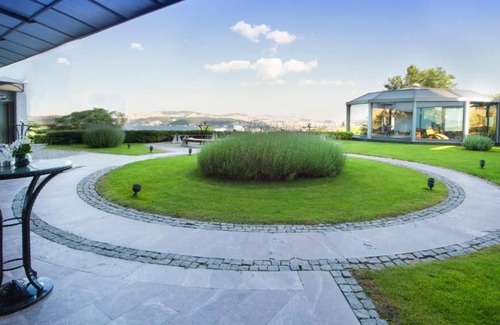 Gumussuyu Mahallesi House | R 1820 InterContinental Istanbul