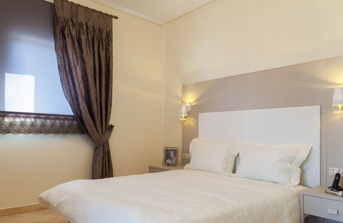 Samos Apartment | R 3119 Villa Fidel With Guest Laundry.Internet access & Side Sea View