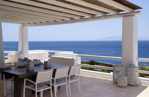 Paradise Villa | R 3228 Villa Hakon With Air-conditioning ,Plunge pool & Safe box.