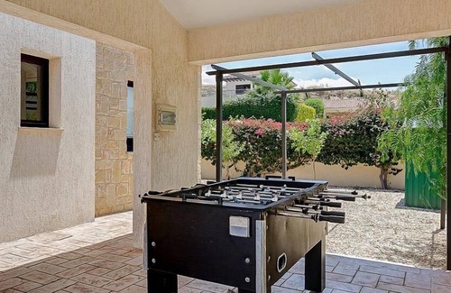 Latsi Villa | R 5008 Villa Ioannis with Comfortable Seating, Terrace & Dishwasher.