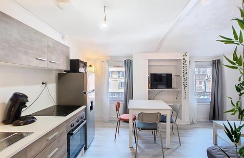 Voiron Apartment | R'Apparts T2, Le Petit Voironet