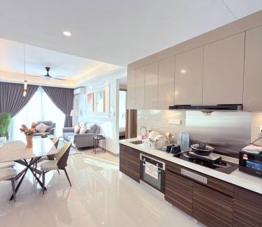 Central District Apartment | R&F Seine Region by ANJU