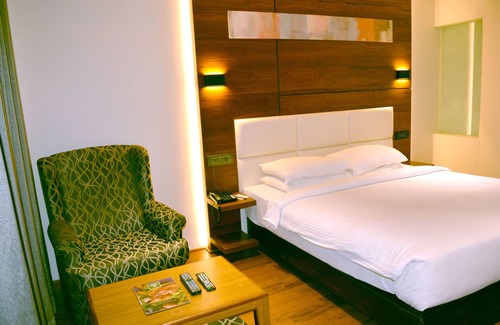 Uttukuli Hotel | R K Residency