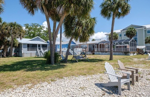 Cedar Key House | R&M Cottage! Amazing Waterfront View in Cedar Key!