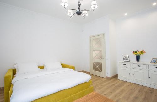 Lviv Apartment | R.O.Y.A.L apartments