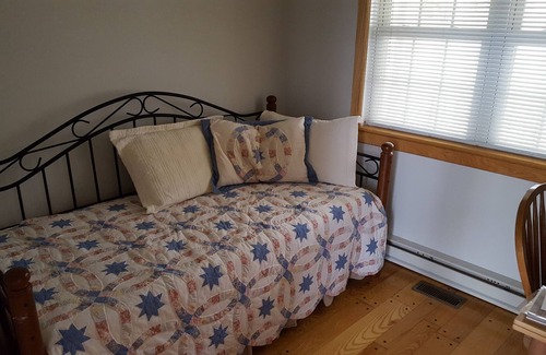 Pocono Summit House | R-place, by the Lake