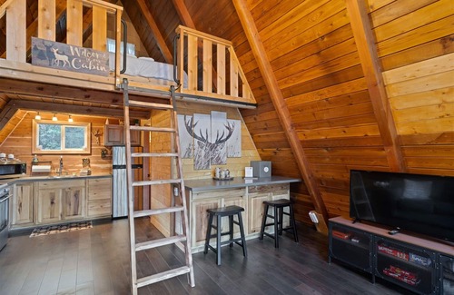 Leavenworth Cabin | R&R Retreat - Intimate, Quaint and Cozy A-Frame