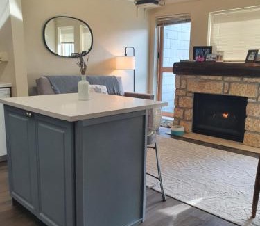 Village North Apartment | R & R Retreat Luxury Condo