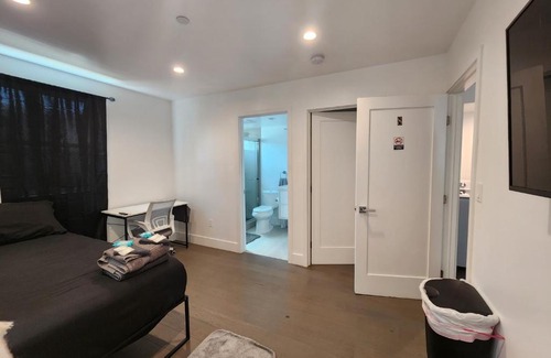 Boyle Heights Hotel | R&R Suites
