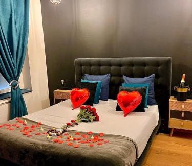 Centre Ville Apartment | R.Suite