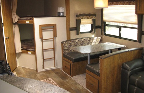 Austin House | R.V. in natural setting; Great Social Distancing Location !