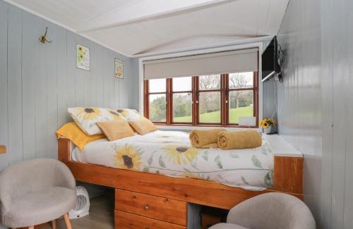 Abergavenny House | Rabbit Hill Hut