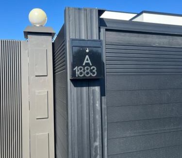 Hamilton House | Rabbits Home- Riverside, Separate courtyard, New 1-bedroom