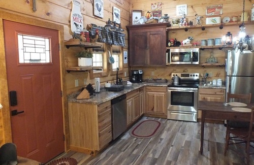 Cosby Cabin | Rabbits Nest: " Love for One Another and Nature"