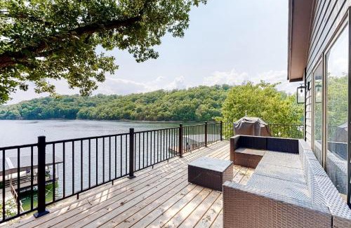 Rocky Mount House | Raccoon Hollow Hideaway