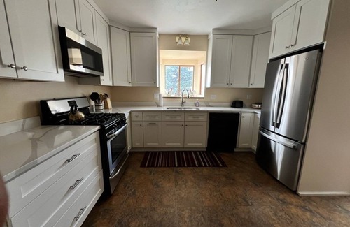 Leadville House | RACE READY! Lovely Large Home in Downtown Leadville! Plan Reunion,Ski,Hike,Bike